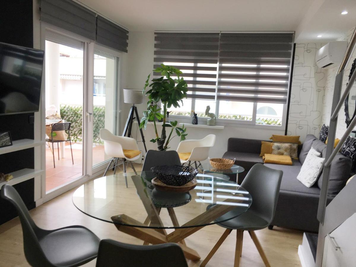 Superbe Appartement Avec Solarium Et Piscine Communautaire Росес Екстериор снимка