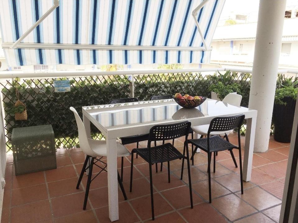Superbe Appartement Avec Solarium Et Piscine Communautaire Росес Екстериор снимка