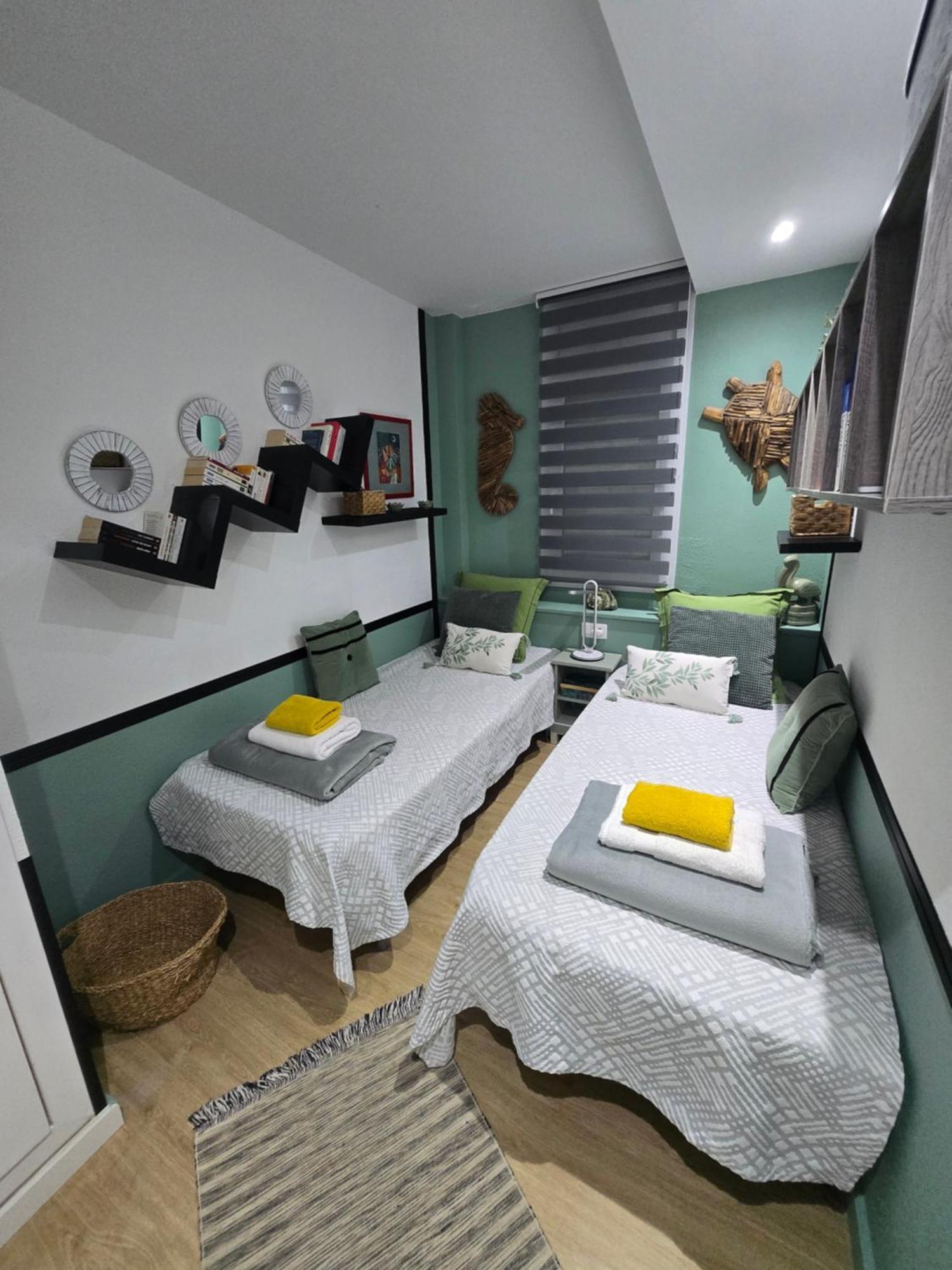 Superbe Appartement Avec Solarium Et Piscine Communautaire Росес Екстериор снимка