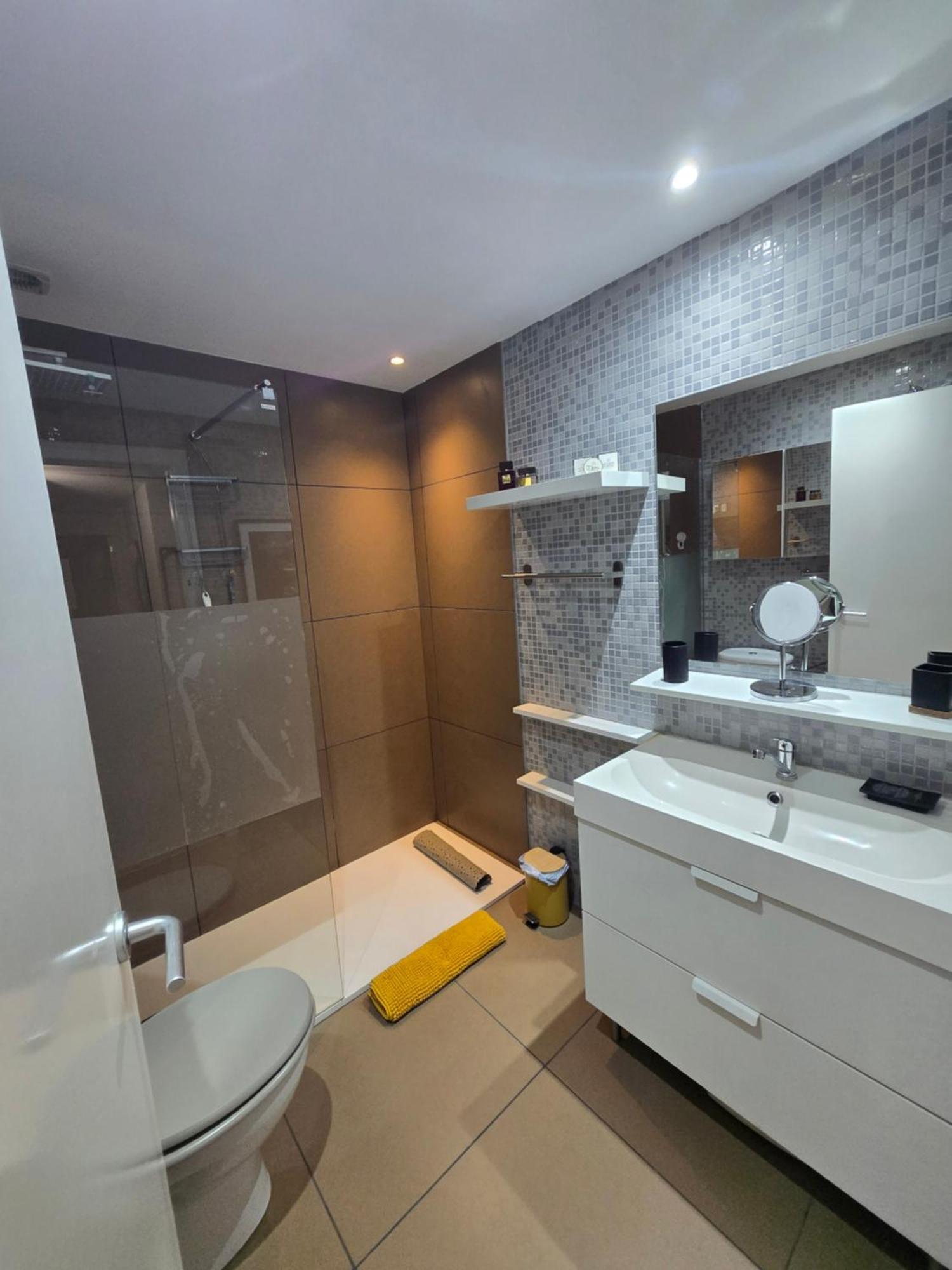 Superbe Appartement Avec Solarium Et Piscine Communautaire Росес Екстериор снимка